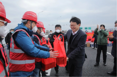 市長萬廣明走訪慰問重大重點項目建設(shè)者